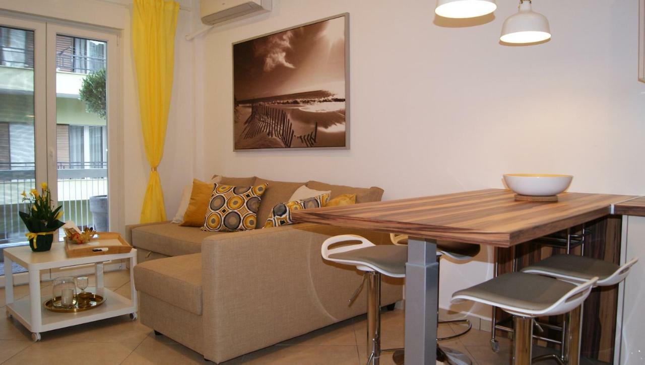 Brand New Luxury Apartment Солун Екстериор снимка