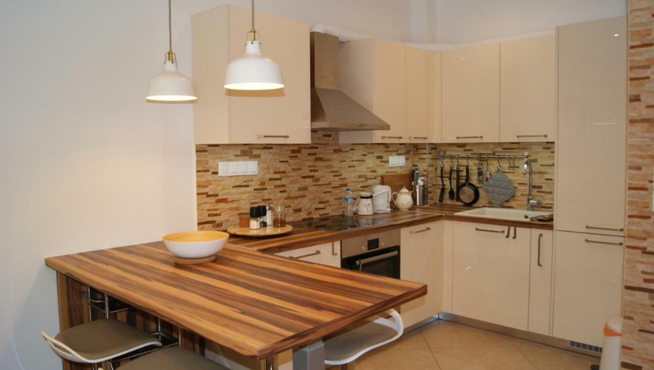 Brand New Luxury Apartment Солун Екстериор снимка