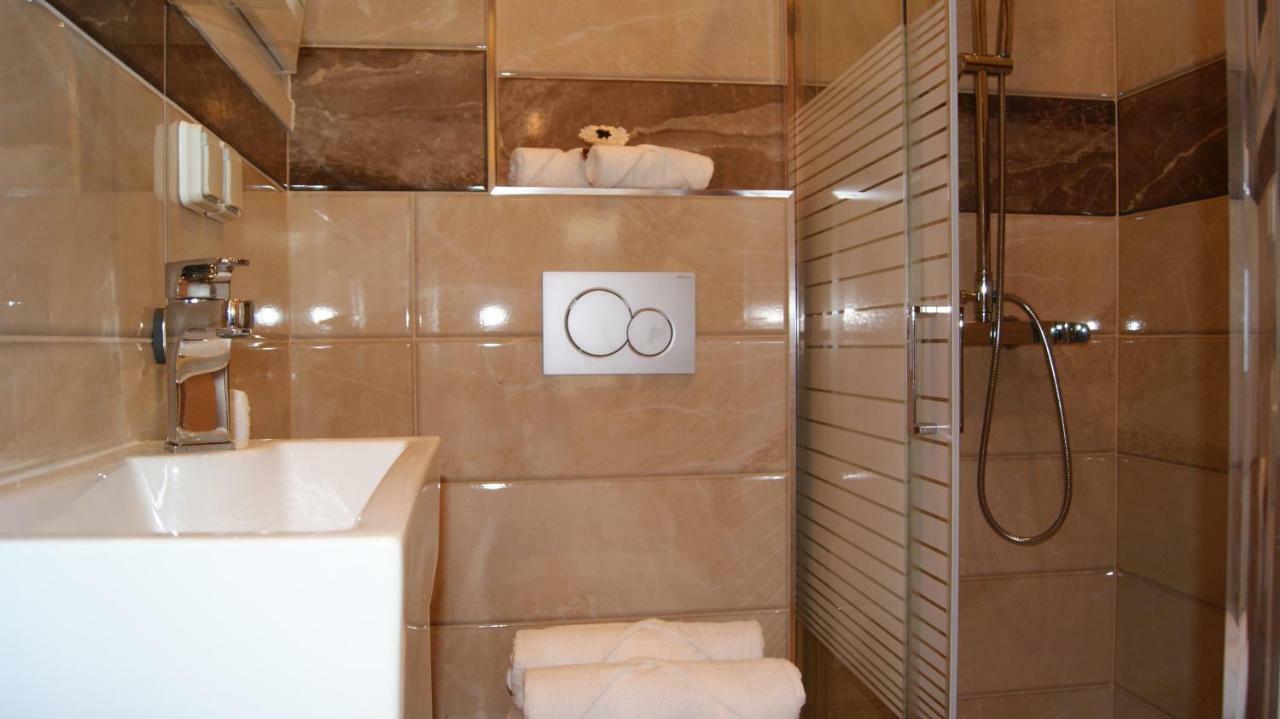 Brand New Luxury Apartment Солун Екстериор снимка