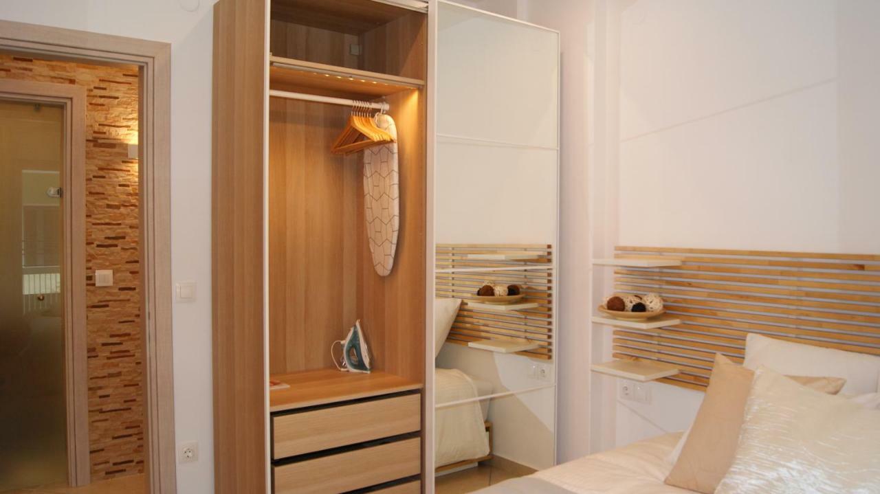 Brand New Luxury Apartment Солун Екстериор снимка
