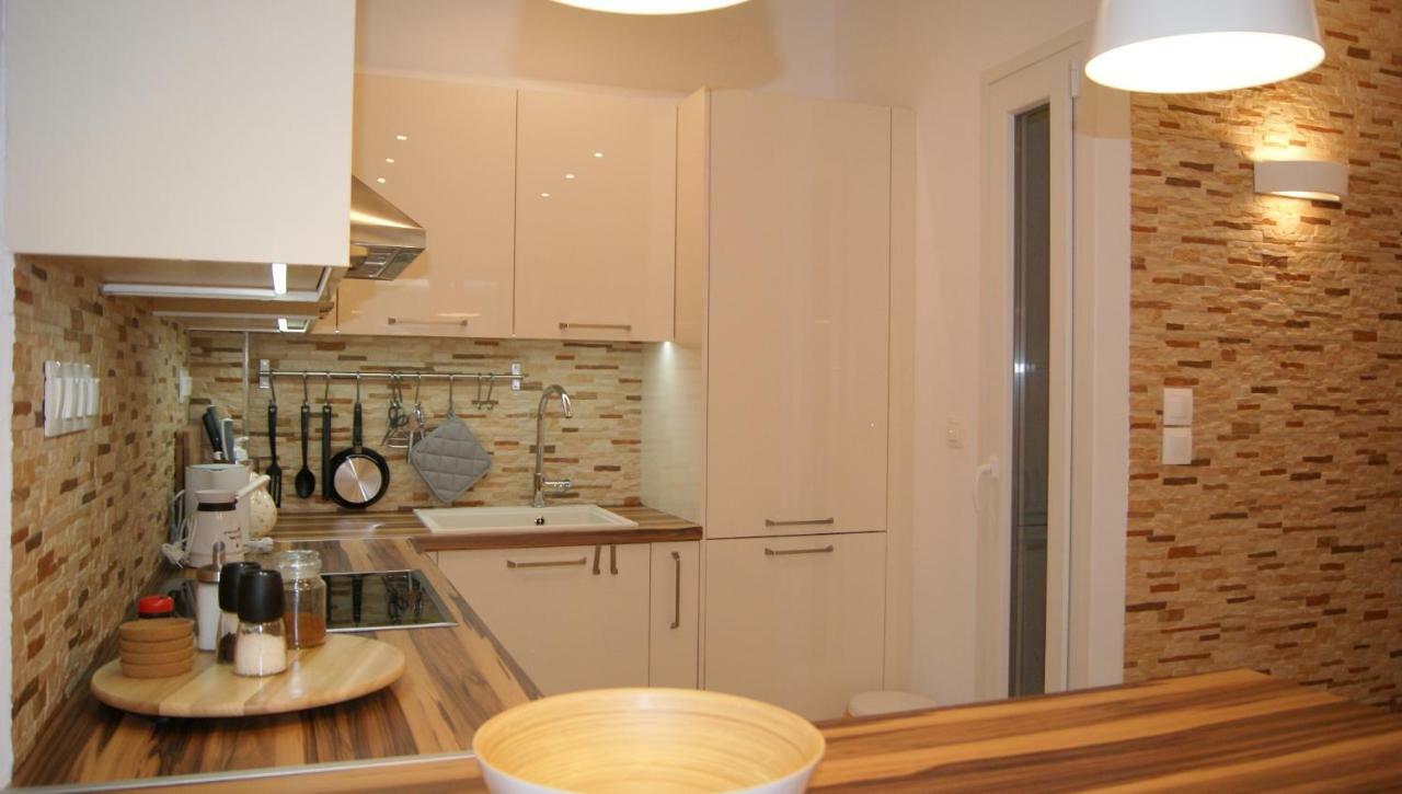 Brand New Luxury Apartment Солун Екстериор снимка